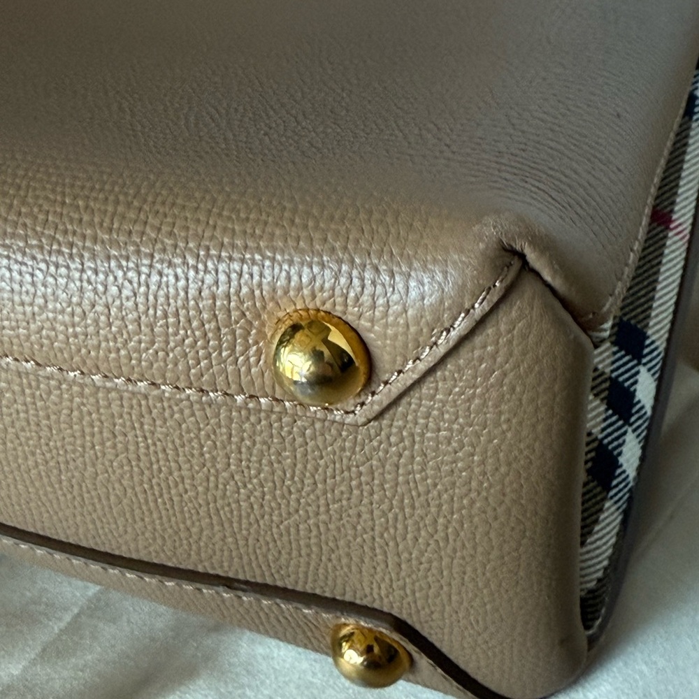 Beautiful Beige Burberry Banner Tote Bag. - Picture 13 of 17